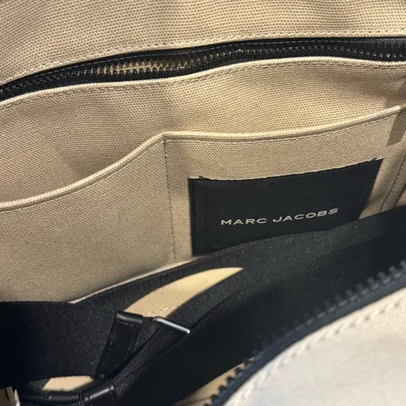 Marc Jacobs The Canvas Medium Tote Bag Beige - Picture 6 of 12